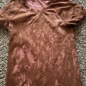 Lululemon Athletica Brown and Pink Fitted Short Sleeve Tee worn once